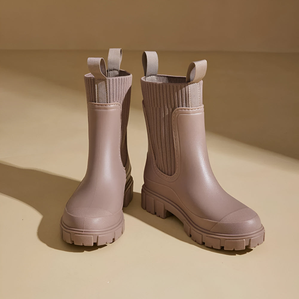 Chelsea Women's Ankle Boots with Elastic Upper for Everyday Use