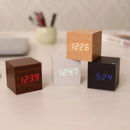 Digitalowy zegar drewniany nowoczesny minimalistyczny 1
