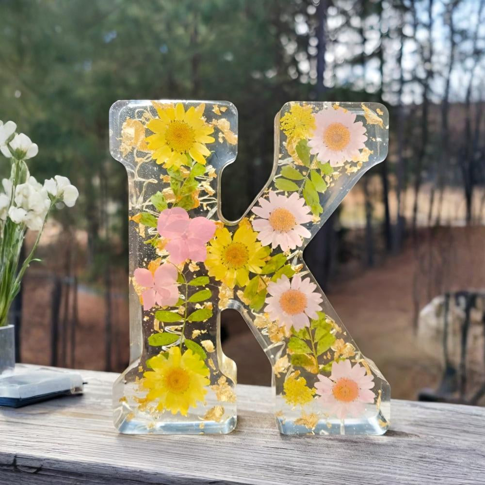 Kwiatowa Lampka LED z Żywicy Dekoracyjna Personalizowana Litera