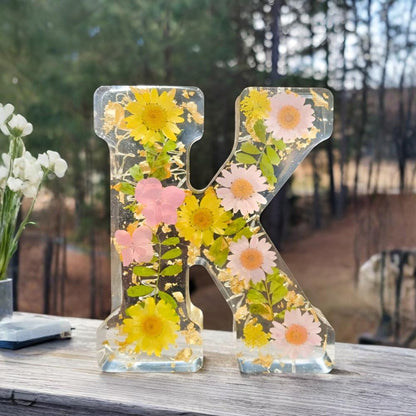 Kwiatowa Lampka LED z Żywicy Dekoracyjna Personalizowana Litera