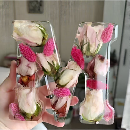 Kwiatowa Lampka LED z Żywicy Dekoracyjna Personalizowana Litera