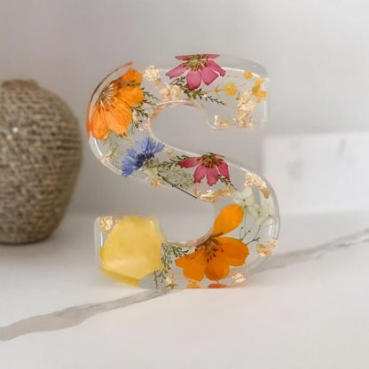 Kwiatowa Lampka LED z Żywicy Dekoracyjna Personalizowana Litera
