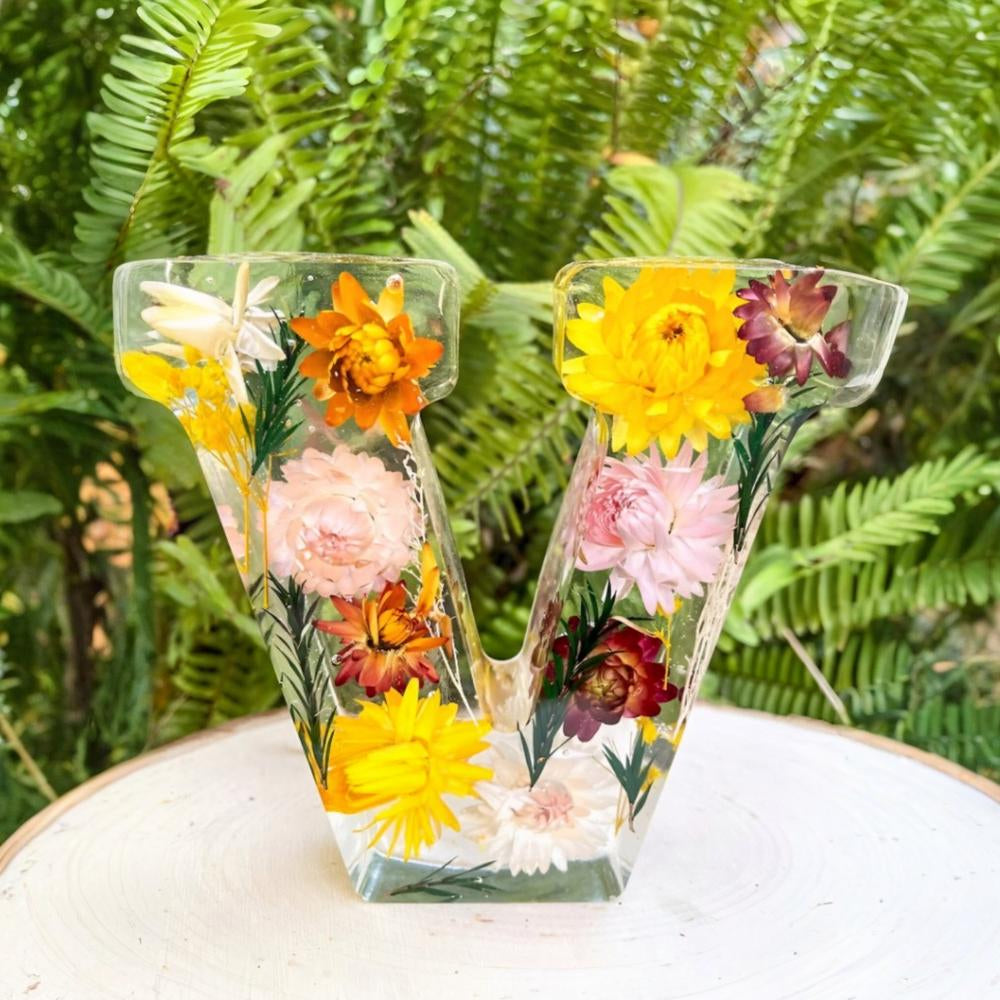 Kwiatowa Lampka LED z Żywicy Dekoracyjna Personalizowana Litera