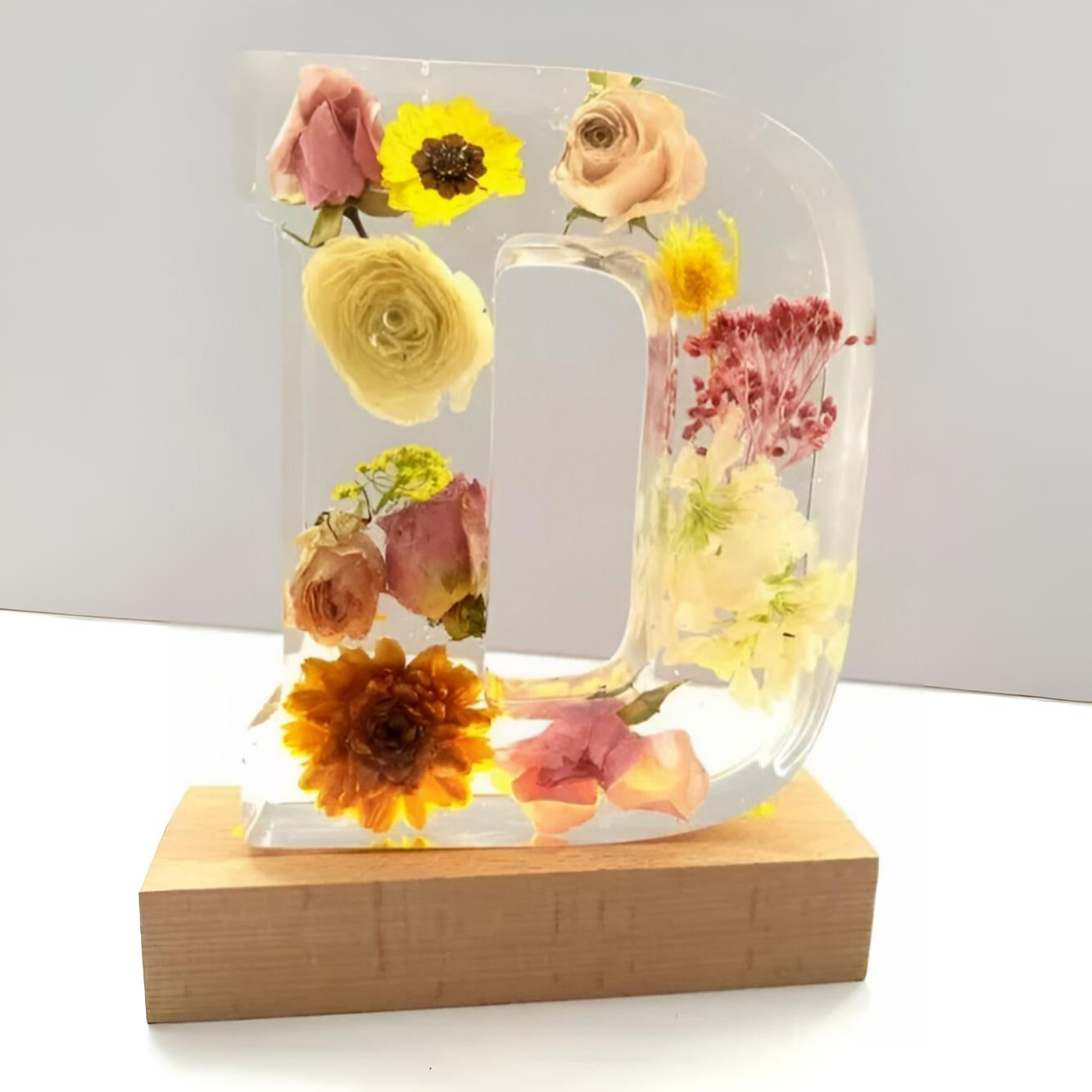 Kwiatowa Lampka LED z Żywicy Dekoracyjna Personalizowana Litera