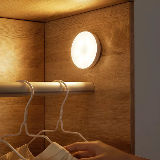 LED Bezprzewodowa lampa czujnikiem ruchu USB Battery 1