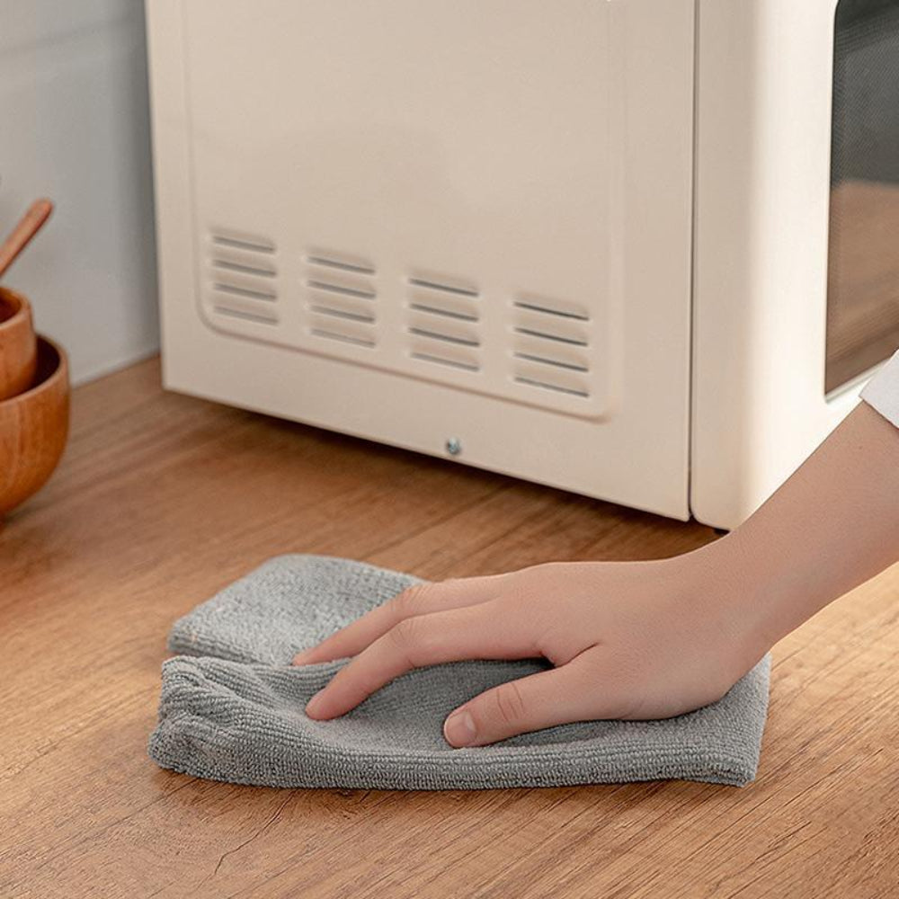 Telescopic Microfiber Dust Brush for Cleaning Furniture Gaps